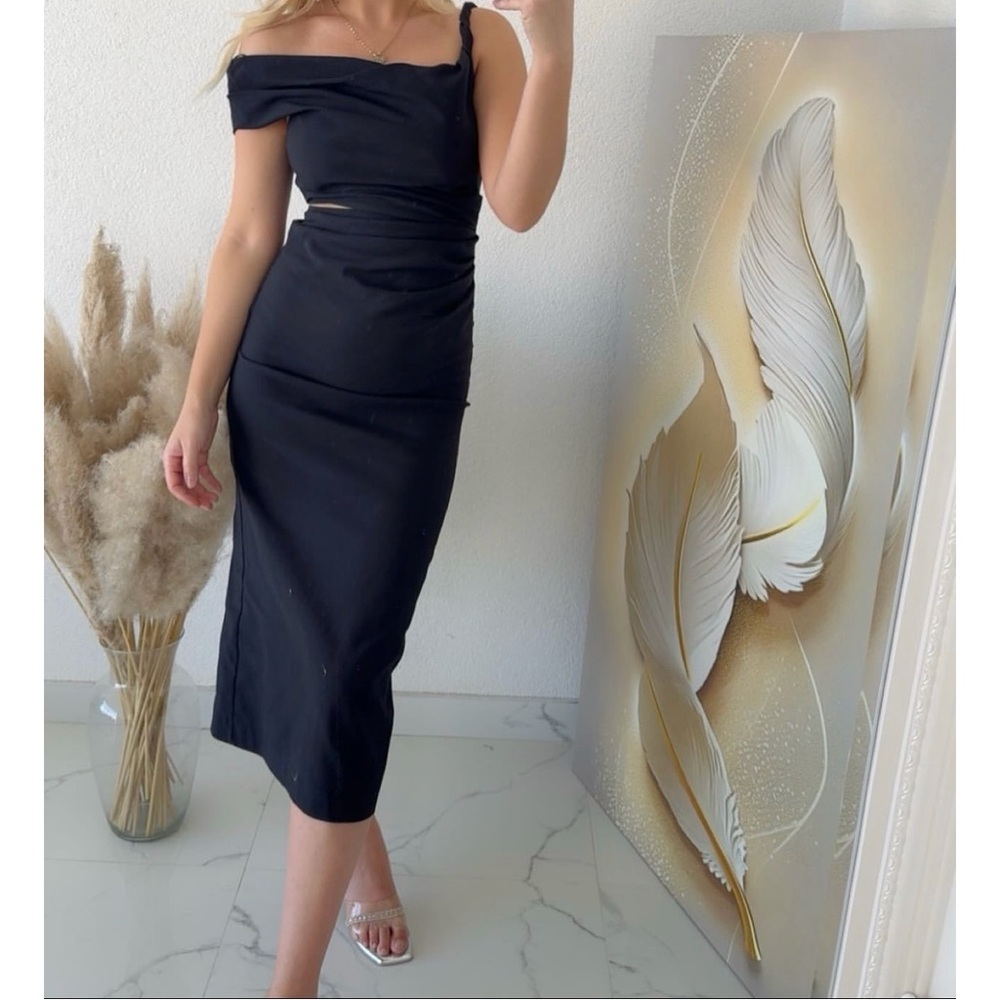 NWT Zara Black Off Shoulder Cut Out Blogger Favorite Midi Formal Dress